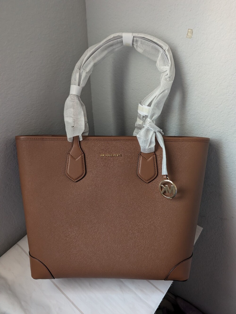 NWT Michael Kors Eva Large Saffiano Leather Tote Bag In Luggage